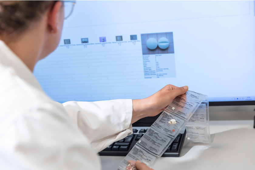 Patientenindividuelle Verblisterung Arzneimittel im Blisterzentrum Hameln für Blister Arzneimittel und die Verblisterung von Medikamenten. Blisterzentrum zur Verblisterung von Arzneimitteln in Blister Verpackungen für eine Patientenindividuelle Verblisterung aus Hameln.